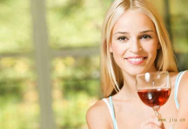 你的红葡萄酒中藏着多少卡路里？