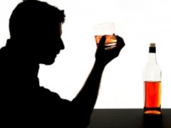 洋河大手笔赞助国家宝藏背后：9个月营销费20亿，经销商称高端酒销售迟缓